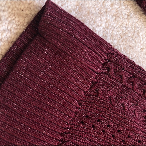 BR V-Neck Sweater - Picture 4 of 4